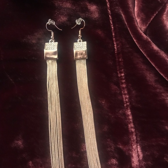 5 pairs of Earrings - Picture 7 of 8